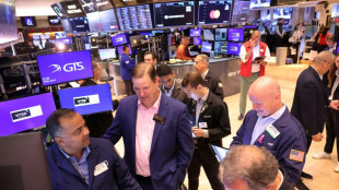 Wall Street termine proche de l'&eacute;quilibre, aid&eacute;e par de bons chiffres de l'emploi