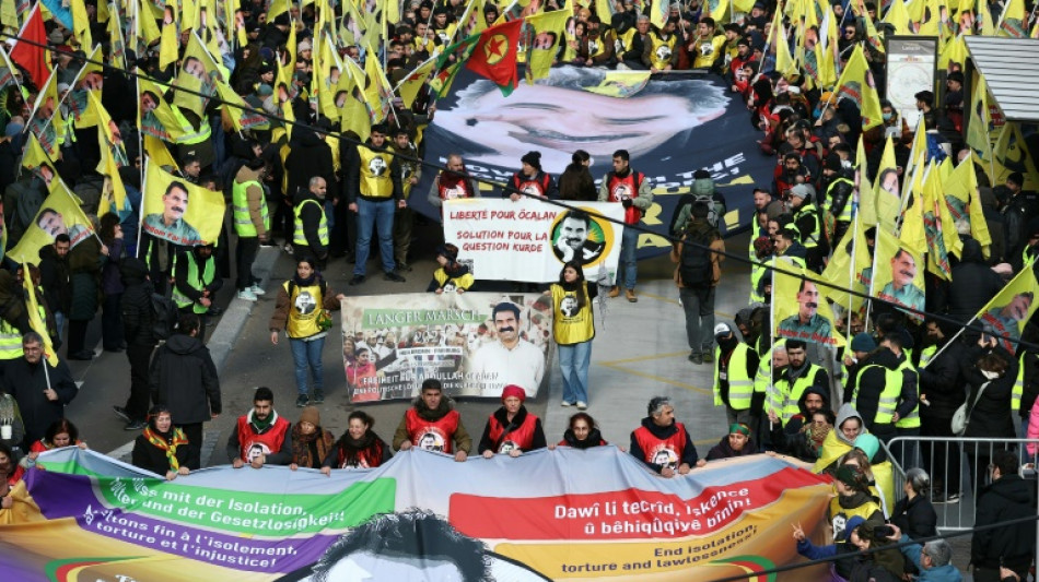 La Turquie suspendue &agrave; "l'appel &agrave; la paix" du chef kurde &Ouml;calan