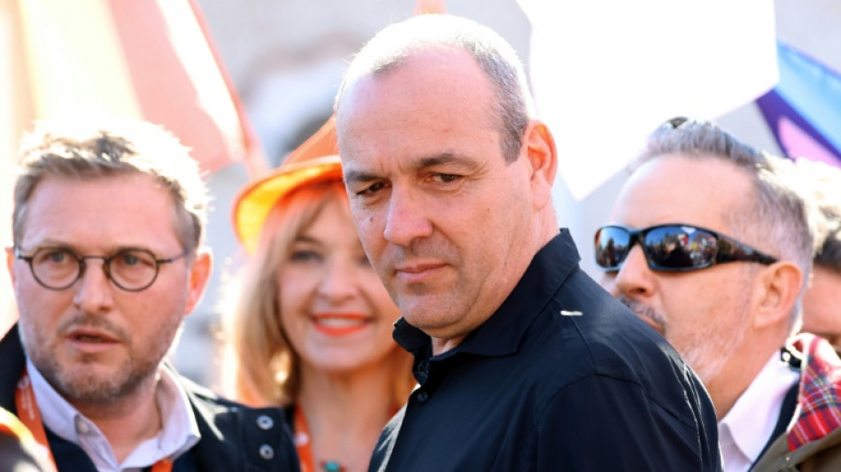 Retraites: Berger (CFDT) appelle &agrave; une mobilisation "massive" mardi