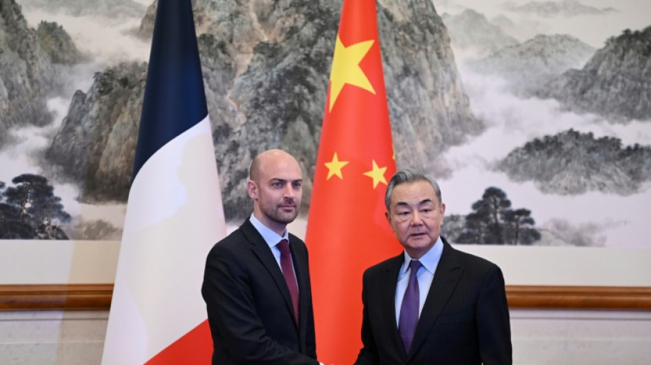 Francia pide a China convencer a Rusia de que negocie con Ucrania