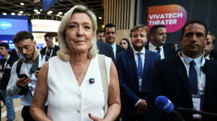 Robots, souverainet&eacute; et climatisation: Le Pen et M&eacute;lenchon en tour de chauffe &agrave; Vivatech