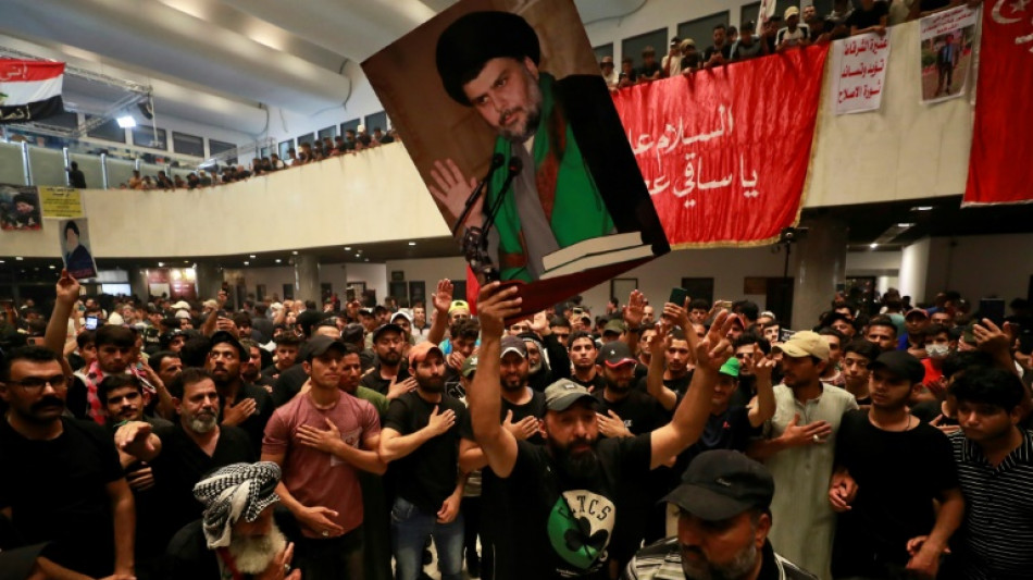 Manifestaciones en Irak contra influyente l&iacute;der chiita cuyos seguidores ocupan parlamento