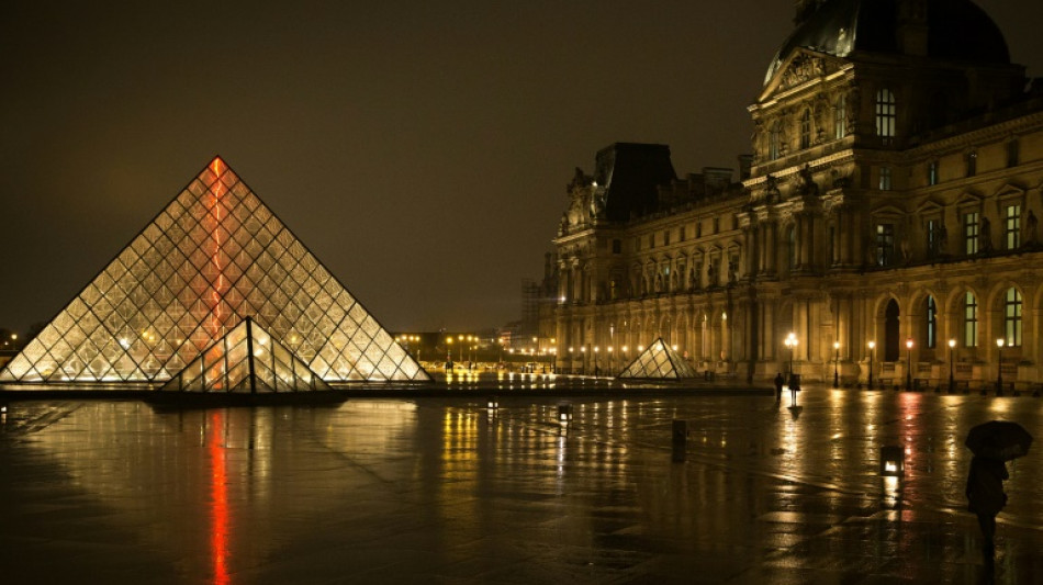 Au&szlig;enbeleuchtung von Louvre und Schloss Versailles wird verk&uuml;rzt