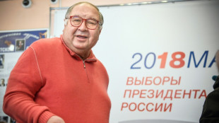 Foot: Everton suspend ses contrats de sponsoring avec le milliardaire russe Usmanov