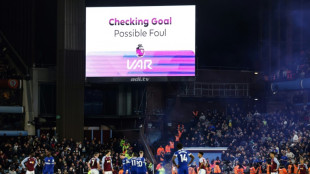 Clubes ingleses votar&atilde;o para decidir fim do VAR na Premier League