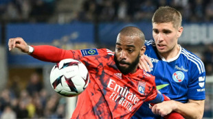 L1: vainqueur &agrave; Strasbourg, Lyon r&ecirc;ve toujours d'Europe