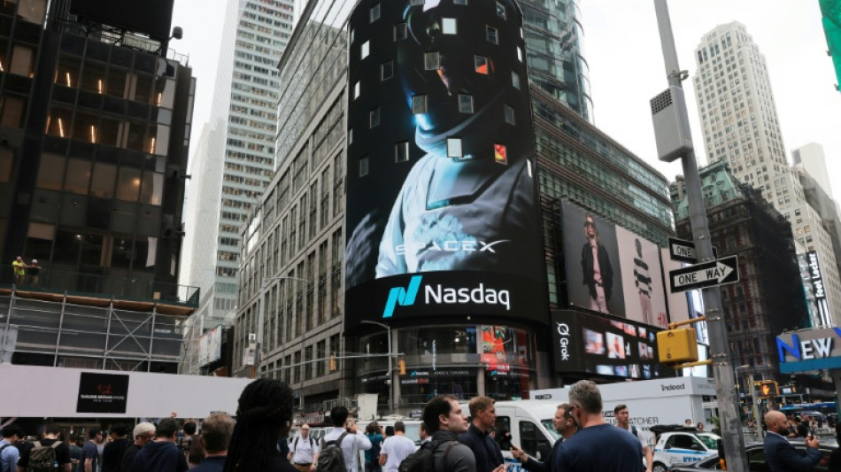 Wall Street wobbles as SpaceX shares launch, oil slides on Mideast deal hopes