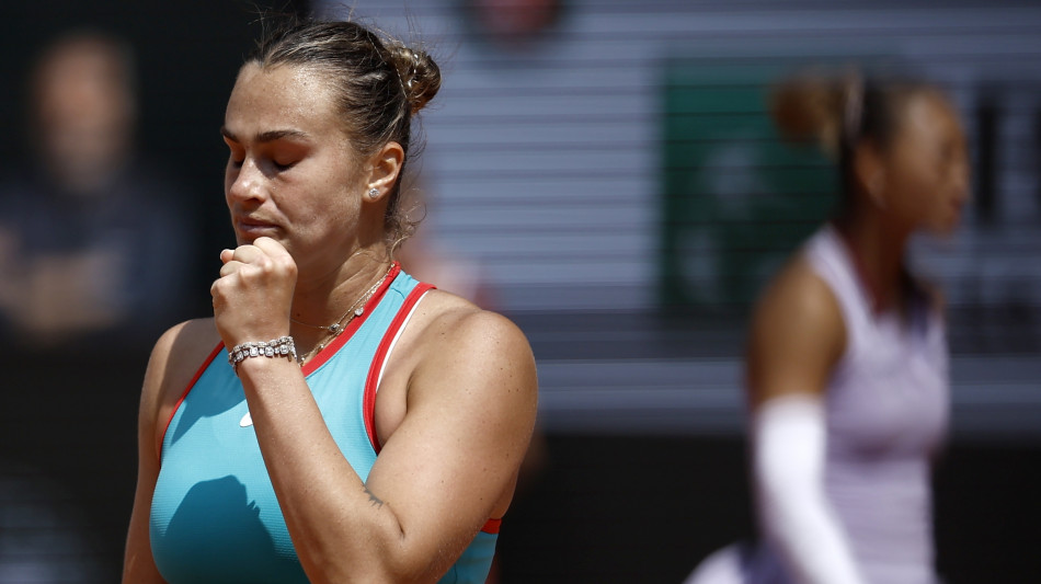 Roland Garros: Sabalenka batte cinese Zheng ed è in semifinale