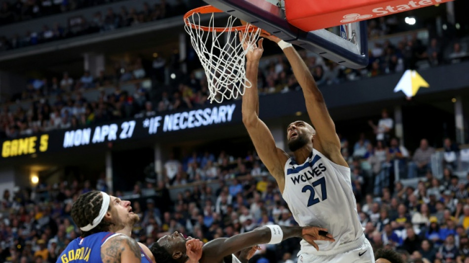 Play-offs NBA: Minnesota et Atlanta &eacute;galisent, Cleveland se d&eacute;tache