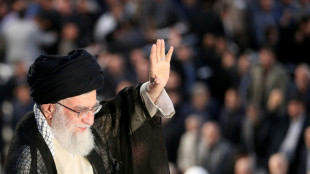Dirigentes iran&iacute;es rinden tributo al difunto gu&iacute;a supremo Al&iacute; Jamenei