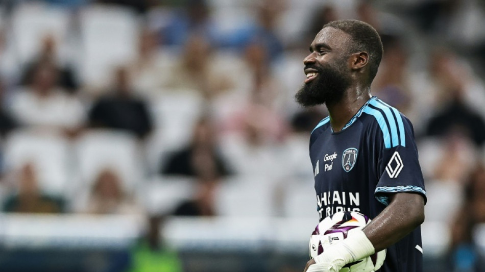 Com hat-trick de Sinayoko, Paris FC derruba Olympique de Marselha no V&eacute;lodrome